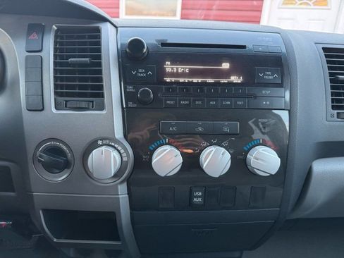 Used 2011 Toyota Tundra 4x4 Double Cab w/ SR5 Pkg image 23