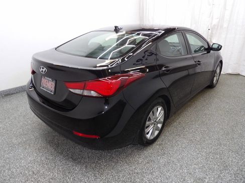 Used 2016 Hyundai Elantra SE w/ Option Group 02 FWD image 6