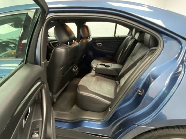 Used 2018 Ford Taurus SHO AWD/4WD image 36