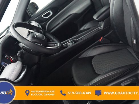 Used 2024 Jeep Compass Latitude image 9