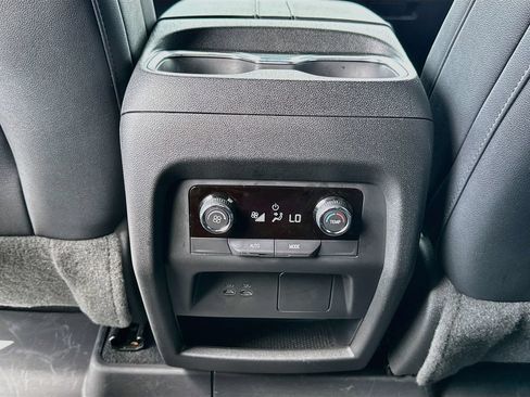 Used 2026 Chevrolet Traverse LT w/ Midnight/Sport Edition FWD image 25