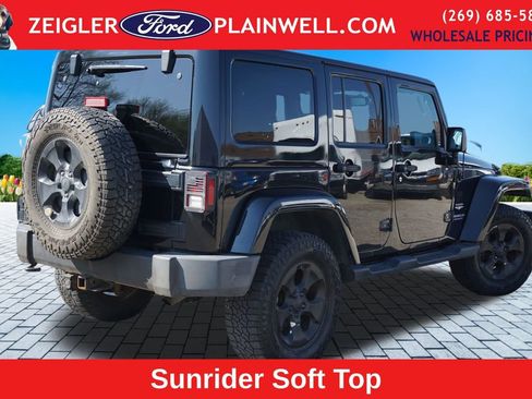 Used 2014 Jeep Wrangler Unlimited Sahara w/ Dual Top Group AWD/4WD image 5