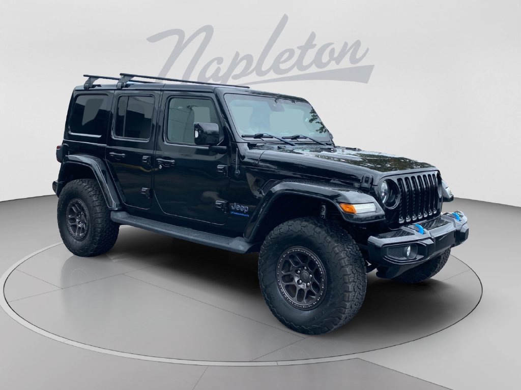 Used 2023 Jeep Wrangler Unlimited Sahara AWD/4WD image 8