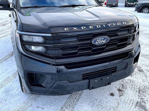 Used 2025 Ford Expedition Active image 4