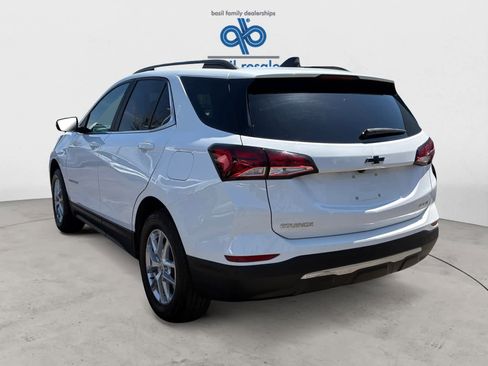 Used 2023 Chevrolet Equinox LT AWD/4WD image 3