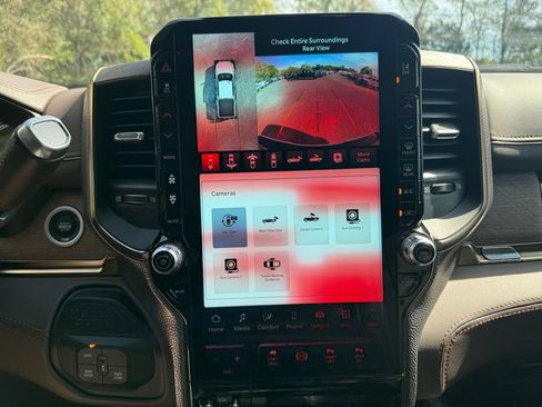 New 2025 RAM 2500 Limited AWD/4WD image 32