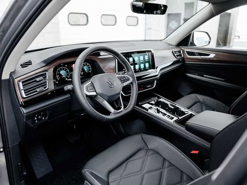 New 2026 Volkswagen Atlas SE image 5