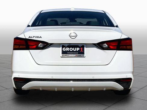 Used 2025 Nissan Altima 2.5 SV FWD image 5