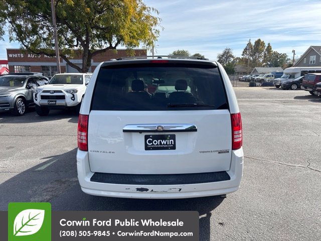 Used 2010 Chrysler Town & Country Touring FWD image 6
