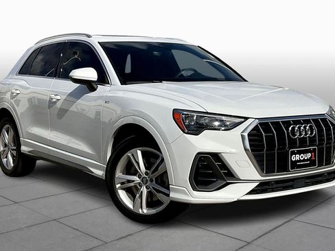 Used 2020 Audi Q3 2.0T Premium w/ Convenience Package image 2