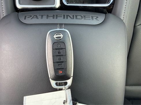 Used 2026 Nissan Pathfinder SL AWD/4WD image 34