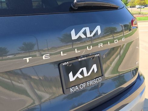 Certified 2024 Kia Telluride S w/ S Sunroof Package AWD/4WD image 11