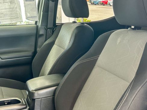 Used 2021 Toyota Tacoma TRD Off-Road w/ Technology Package image 23