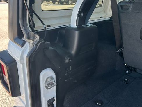 Used 2021 Jeep Wrangler Unlimited Sahara w/ Uconnect 4C Nav & Sound Group image 16