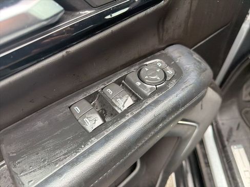 Used 2025 Chevrolet Tahoe LT RWD image 30