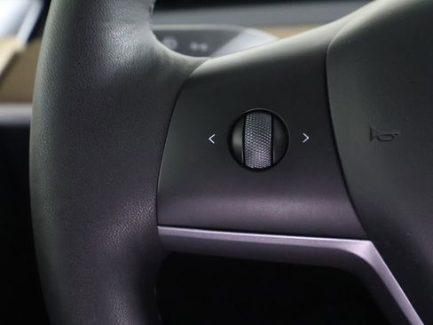 Used 2024 Tesla Model Y Performance AWD/4WD image 41