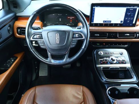 Used 2022 Lincoln Nautilus Reserve w/ Luxury Package FWD image 9