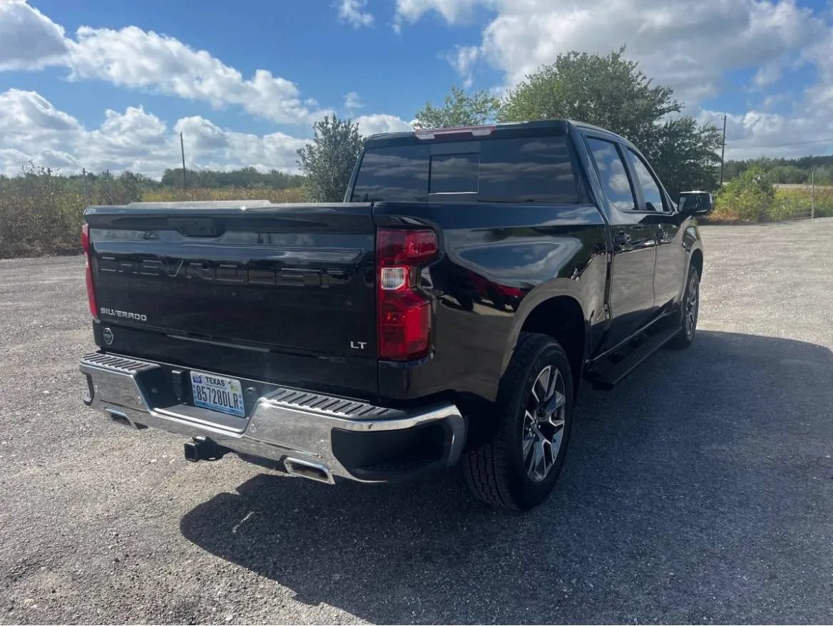 Used 2025 Chevrolet Silverado 1500 LT w/ Z71 Off-Road Package AWD/4WD image 5