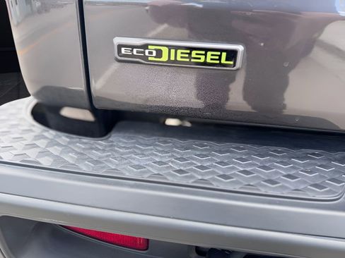 Used 2023 Jeep Gladiator Willys image 28