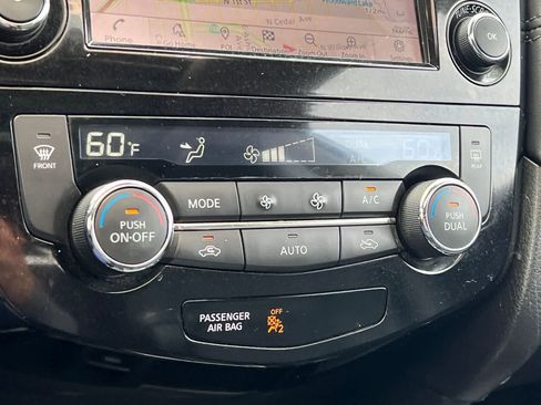 Used 2018 Nissan Rogue SL w/ Premium Package FWD image 25