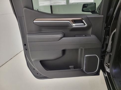 Used 2025 Chevrolet Silverado 1500 LT AWD/4WD image 40