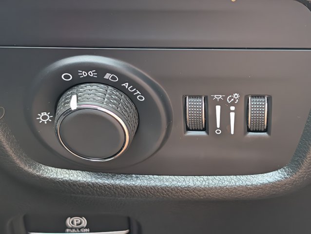 Used 2026 Jeep Grand Cherokee Altitude RWD image 24