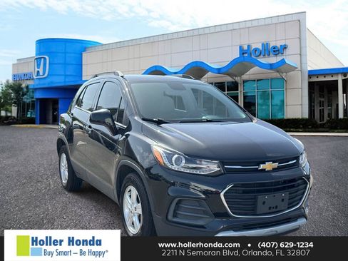 Used 2020 Chevrolet Trax LT w/ LT Convenience Package FWD image 1