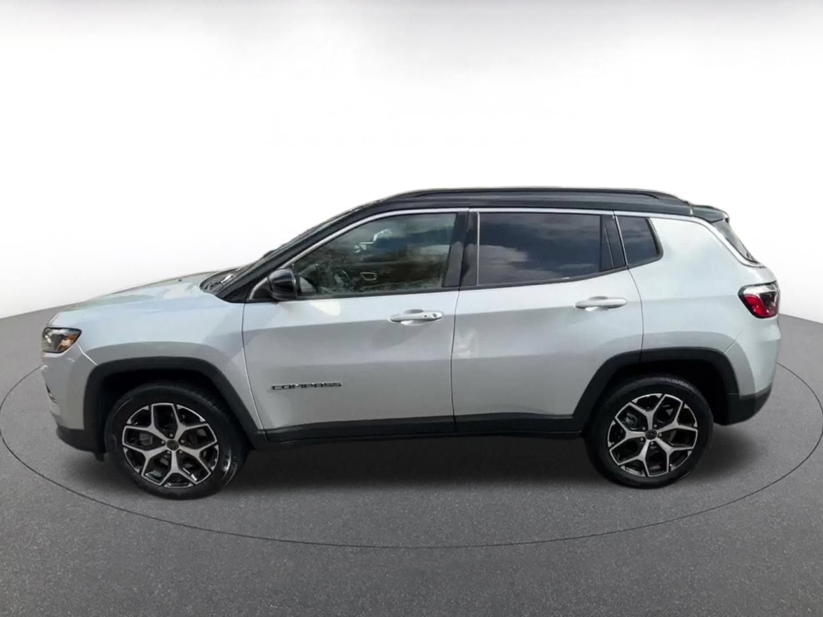 Used 2025 Jeep Compass Limited AWD/4WD image 8