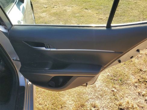 Used 2023 Toyota Camry LE image 31