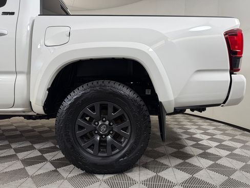 Used 2020 Toyota Tacoma SR5 AWD/4WD image 27