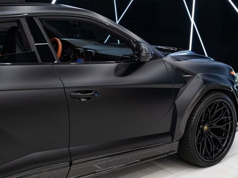 Used 2021 Lamborghini Urus image 8