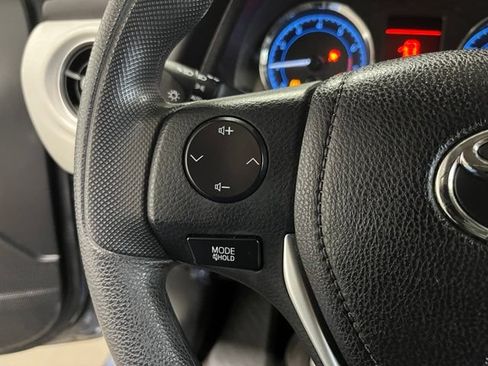 Used 2017 Toyota Corolla LE w/ Carpet Mat Package (TMS) FWD image 26