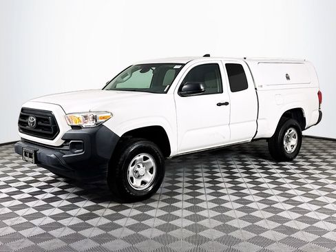 Used 2020 Toyota Tacoma SR image 4