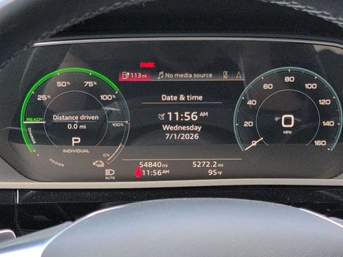 Used 2022 Audi e-tron Premium w/ Convenience Plus Package AWD/4WD image 31