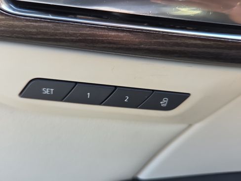Used 2023 Buick Envision Avenir FWD image 29