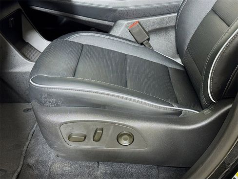 Certified 2025 Buick Enclave Sport Touring image 18