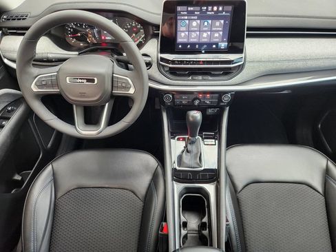 Used 2022 Jeep Compass Latitude FWD image 26