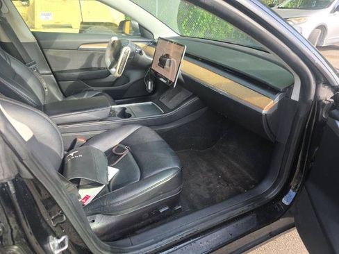 Used 2022 Tesla Model 3 Standard Range RWD image 8