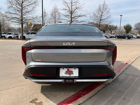 Used 2025 Kia K4 LXS image 7
