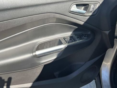 Certified 2018 Ford Escape SE image 15