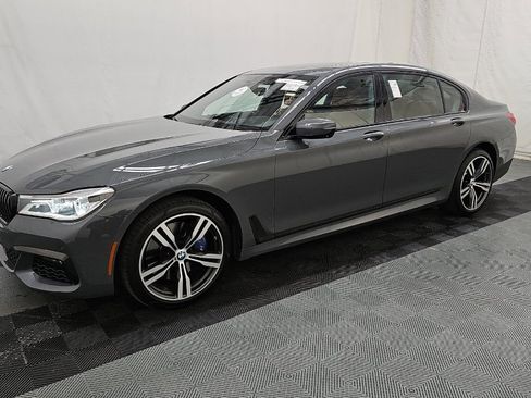 Used 2018 BMW 750i xDrive AWD/4WD image 1