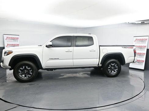 Used 2022 Toyota Tacoma TRD Off-Road w/ Technology Package image 5
