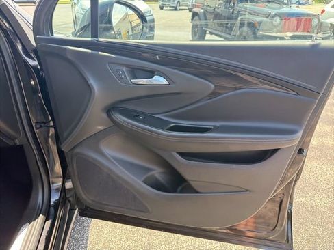 Used 2019 Buick Envision Essence FWD image 41