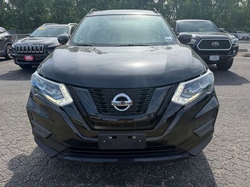 Used 2017 Nissan Rogue SV AWD/4WD image 3