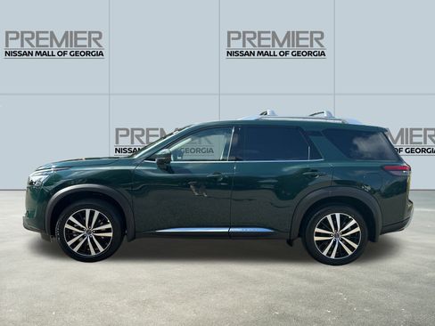 New 2025 Nissan Pathfinder Platinum w/ Cargo Package image 8