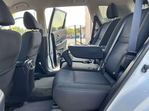 Used 2017 Nissan Rogue SV image 26