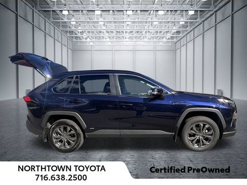 Used 2023 Toyota RAV4 XLE Premium AWD/4WD image 8