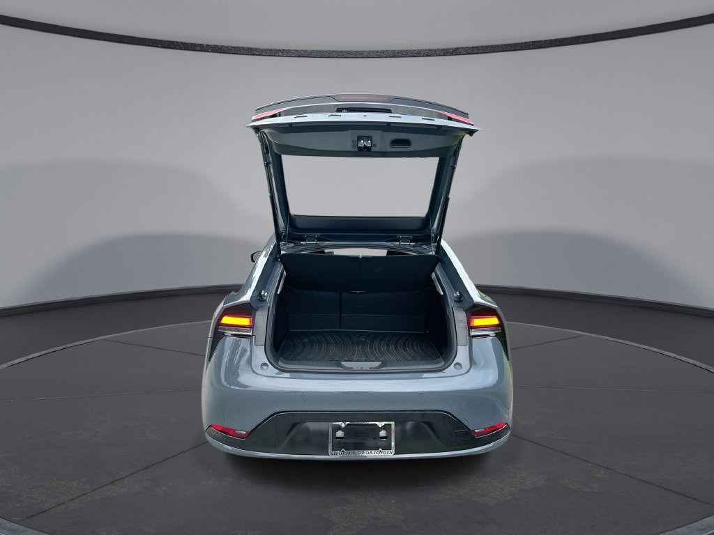 Certified 2025 Toyota Prius Plug-In Hybrid FWD image 31