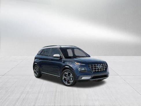 New 2026 Hyundai Venue SEL FWD image 2