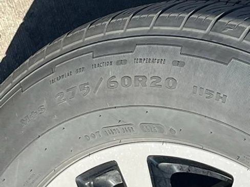 Used 2025 Ford Expedition Platinum AWD/4WD image 8